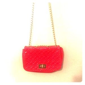 Shoulder Bag with long gold chain